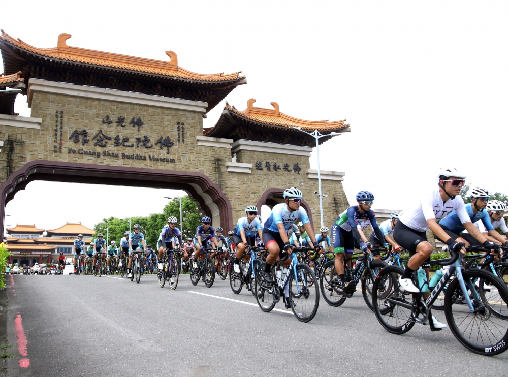 公路菁英排名賽出發畫面。中華民國自由車協會提供（下同）。