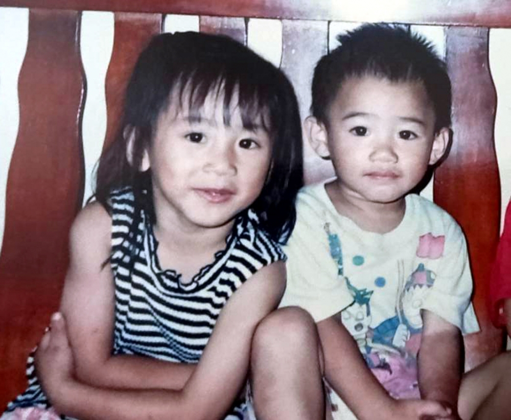 謝喜恩（左）從小就是個美人胚子。謝喜恩／提供。