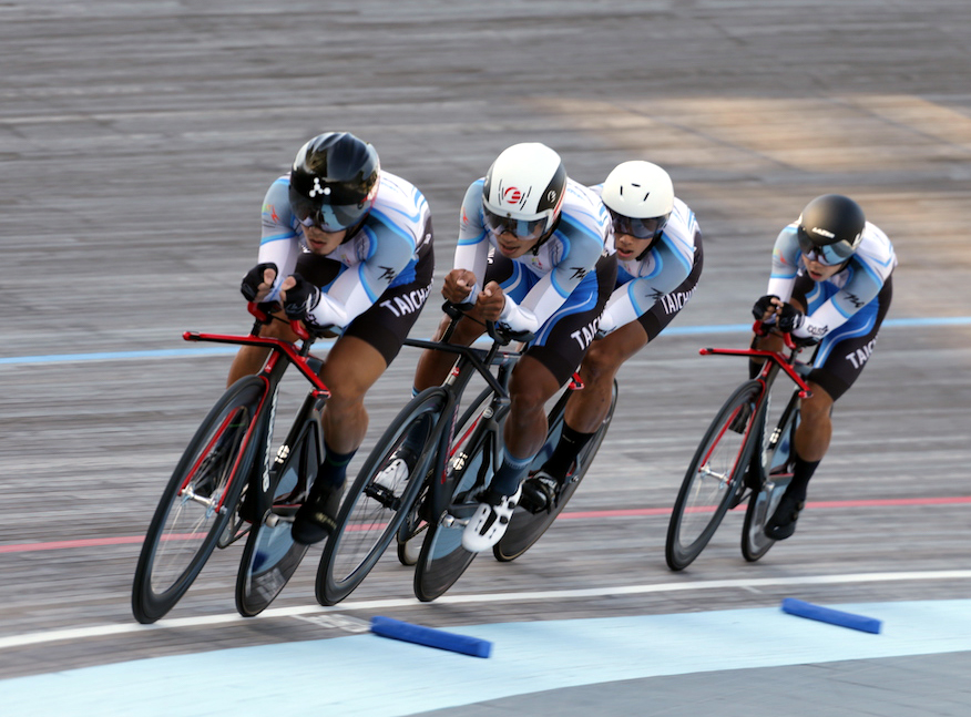 男子菁英組團隊追逐賽臺中市隊破大會。