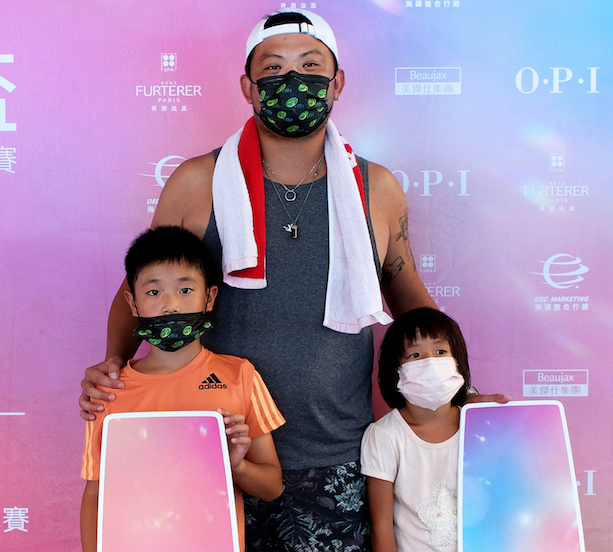 謝政鵬與姪子謝辰胤、姪女黃歆甯。圖／海碩整合行銷提供。