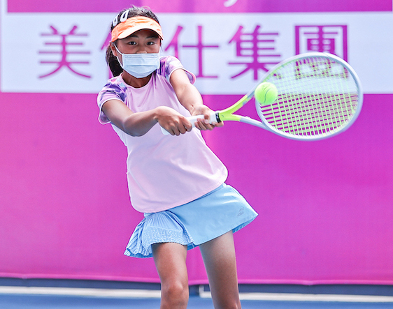 柯雨岑連續兩週在青少年單打賽事封后。（圖／海碩整合行銷提供）