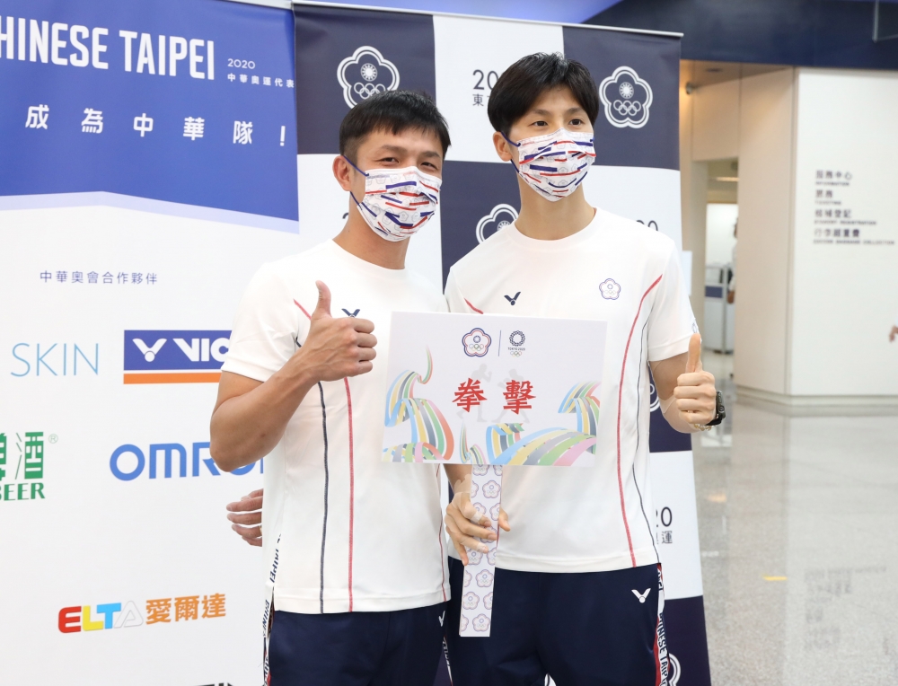 東京奧運中華隊金牌女拳王林郁婷與曾自強教練。中華奧會／提供。