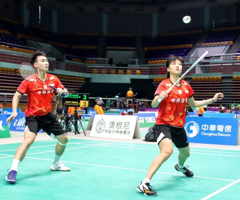 中租楊博涵/中租北商大黃平。