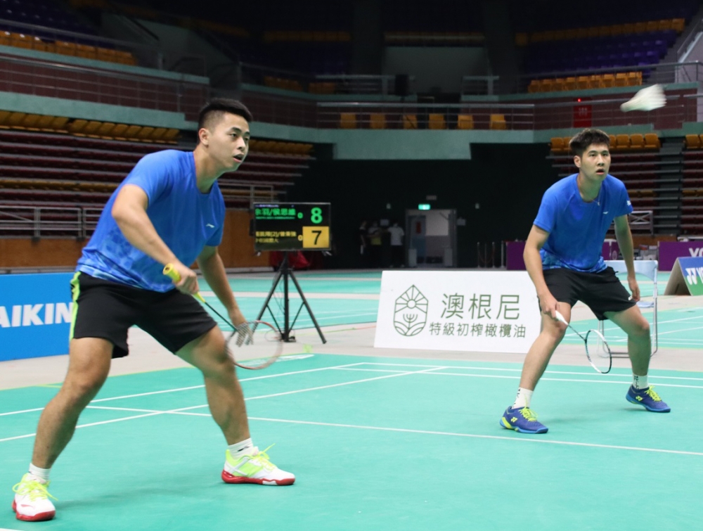 乙組男雙亞軍 老頭擺李寧土銀清大余羽 老頭擺勢必得台科大侯思維。