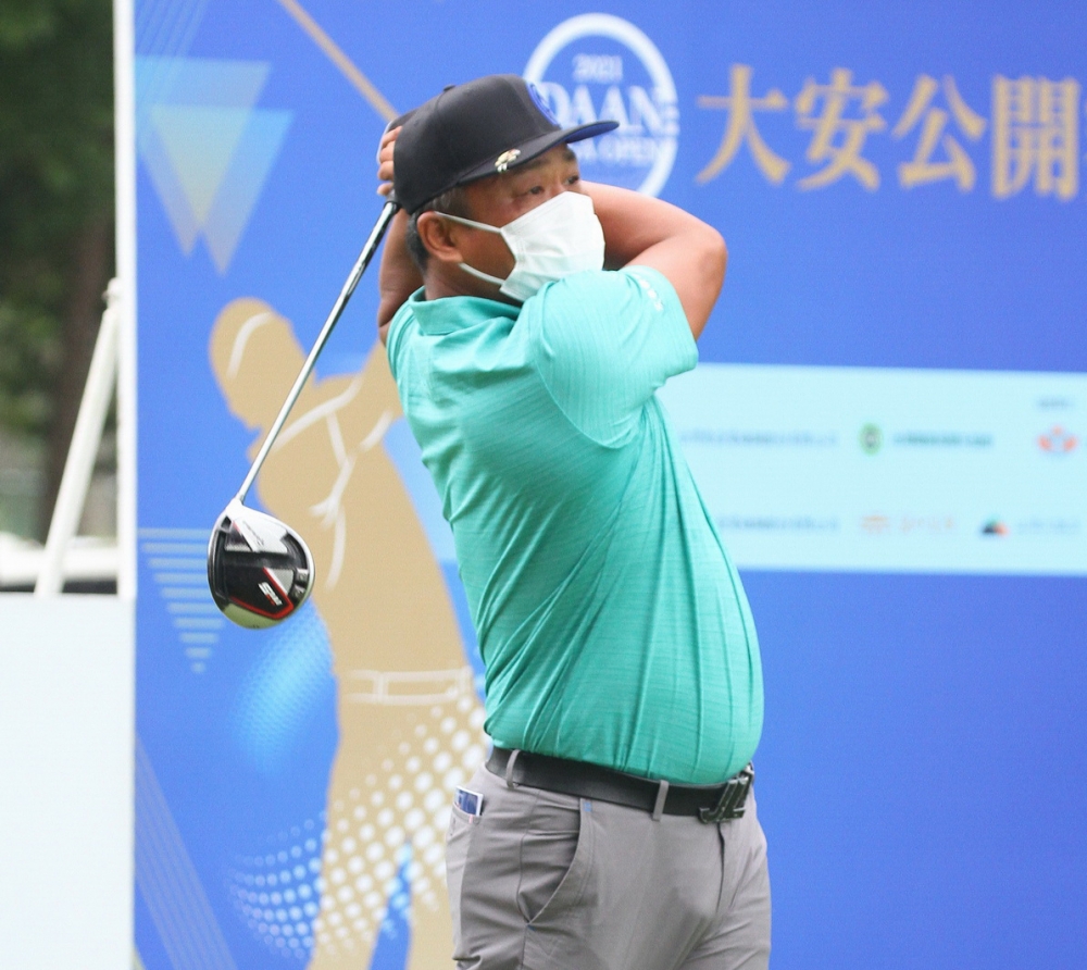 前旅日職棒球員張誌家首次以業餘身份參加職業賽，打出77桿(+5)。 鍾豐榮／攝影。（下同）