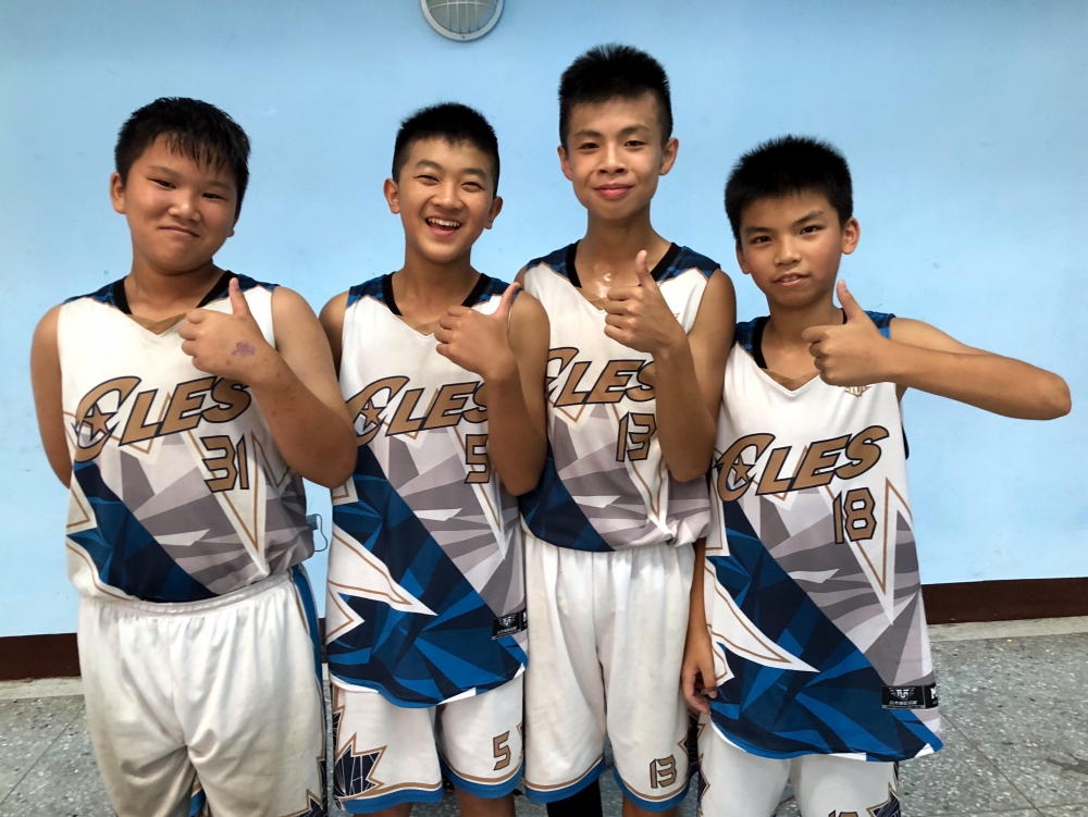 芎林「四騎士」祝國軒（左起）、黃楷鈞、陳宇恩、吳彥霖將騎進員東國中。大會提供。