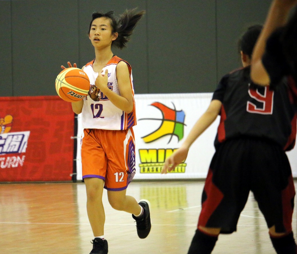 金門中正女籃黃子恩持球伺機進攻。大會提供。