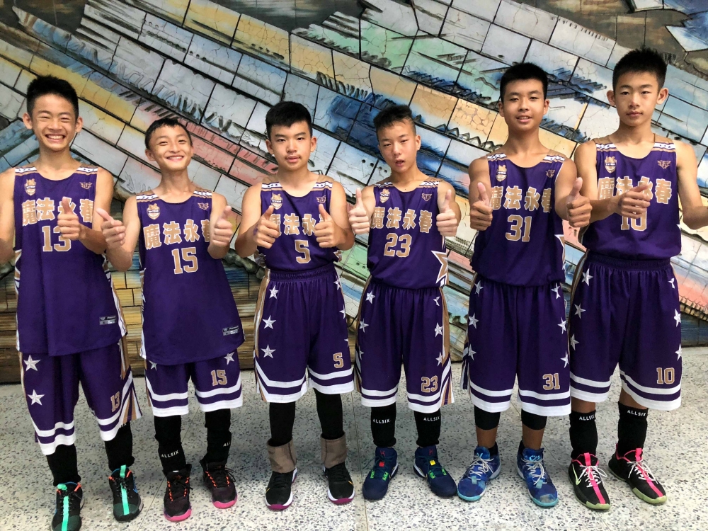 永春「魔法六壯士」陳燁（左起）、蘇敬權、王偉哲、張舜彥、黃 椉擇、陳樺。大會提供。