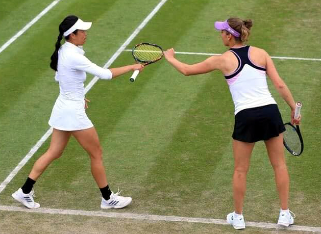 謝淑薇再度攜手比利時梅騰絲( Elise Mertens)，只花43分鐘在美網輕騎過首關。圖取自謝淑薇粉專。