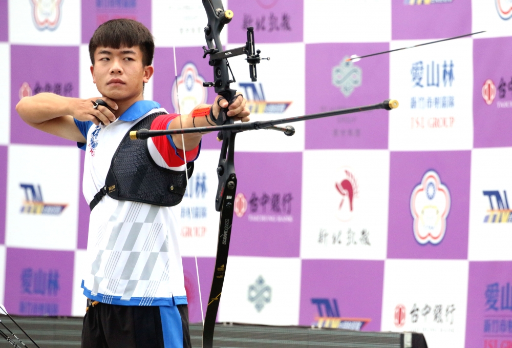 鄧宇成連兩役都為新竹愛山林隊貢獻兩點勝利，是最大功臣。中華企業射箭聯盟／提供。