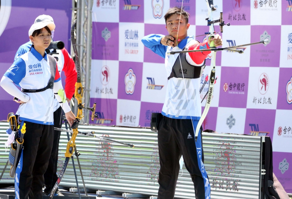 新竹市愛山林混雙張容嘉、林子翔。中華企業射箭聯盟／提供。