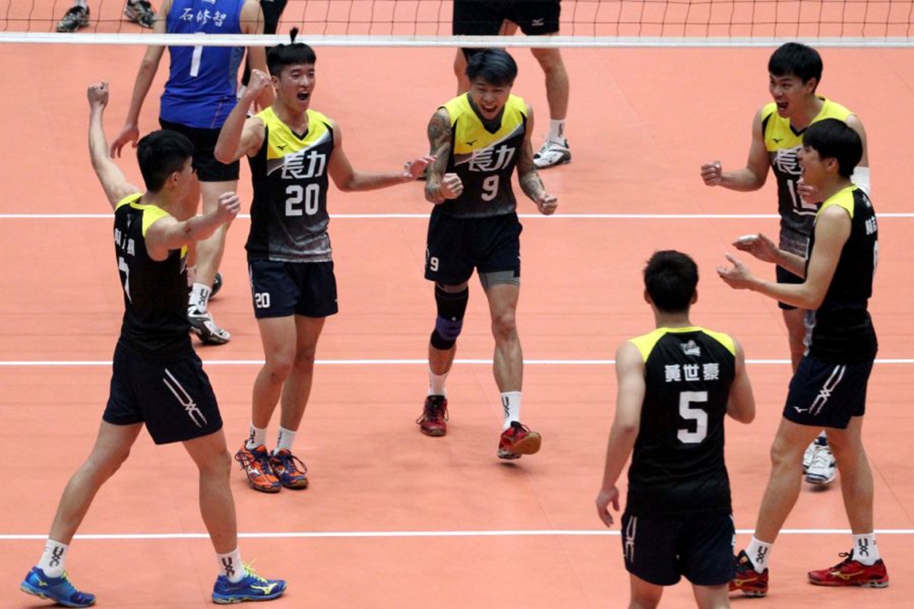 台中太陽神隊焦璿誠（左二）期盼全運能拼進前三名。資料照片 林嘉欣／攝影。