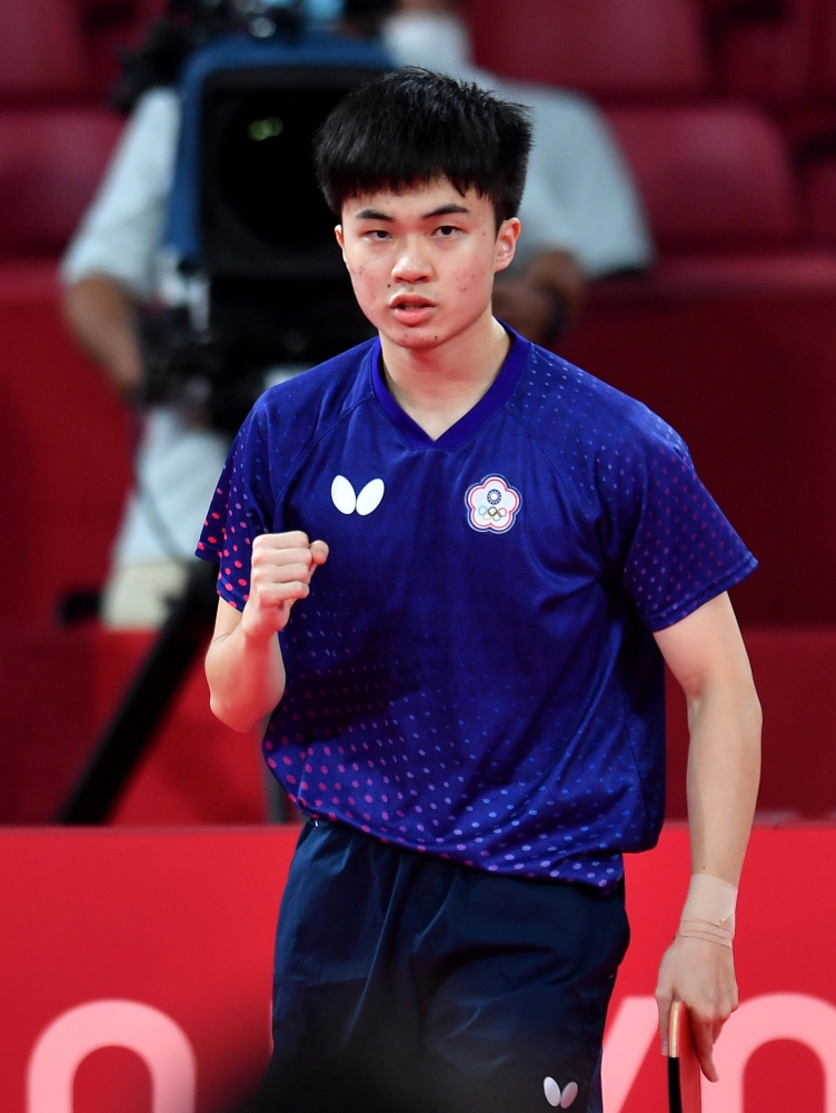 林昀儒打出好球後為自己打氣。體育署提供。