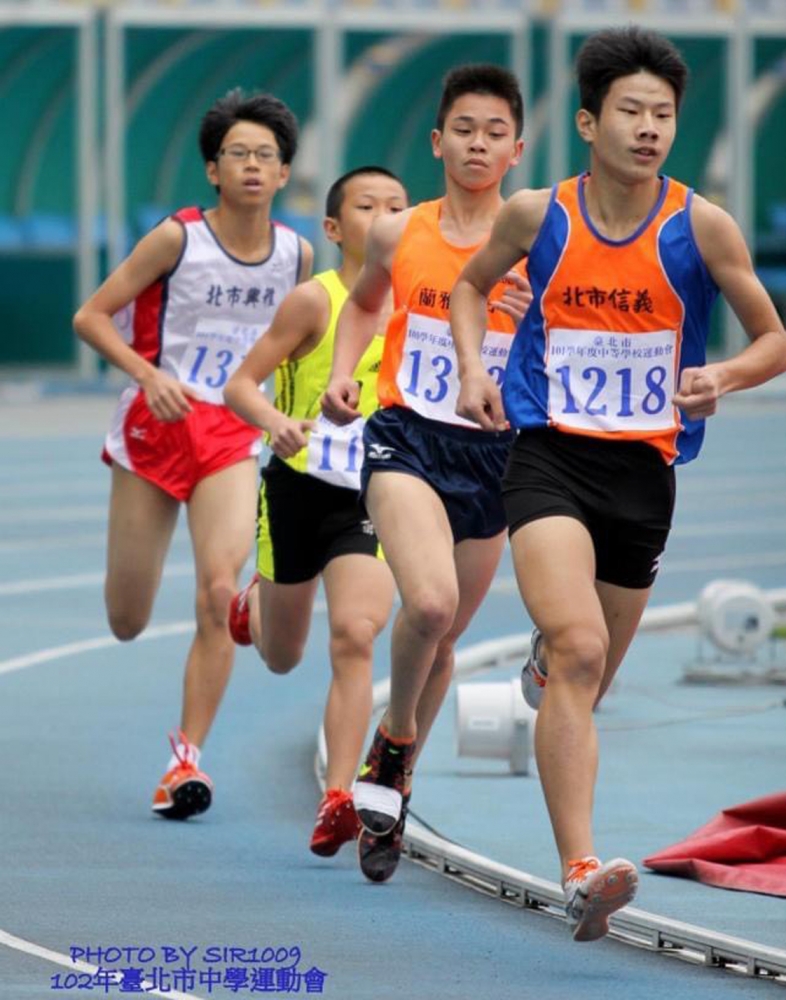 廖大維（右二）。葉慶年／攝影。