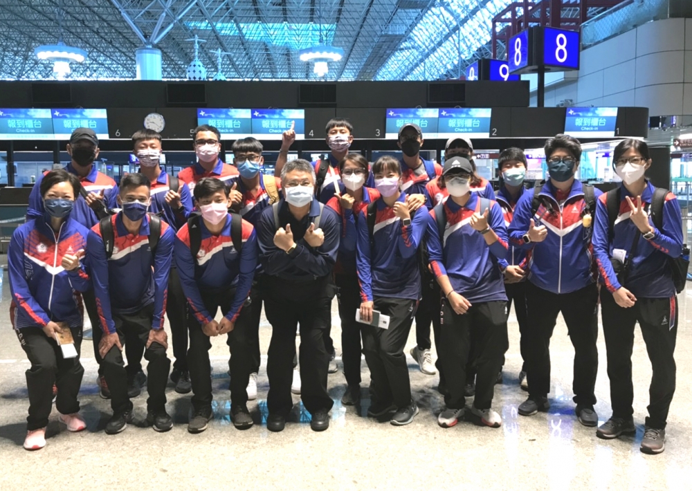 中華射箭隊今天動身飛往美國，備戰2021世界射箭錦標賽，射箭協會提供。