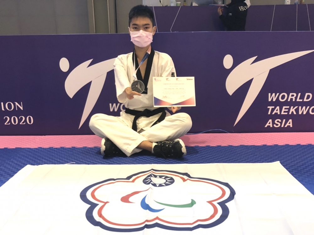 陳健強在東京帕奧跆拳道亞洲區資格賽奪銀。中華民國殘障體育運動總會／提供。