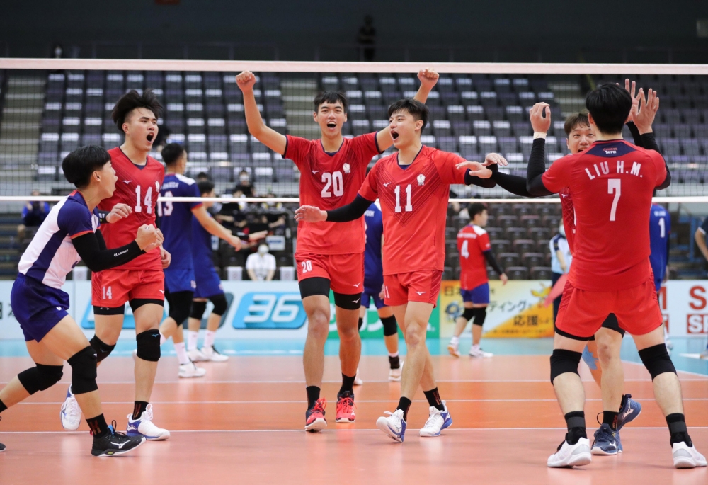 中華隊打敗南韓後超開心。亞排聯提供（下同）。