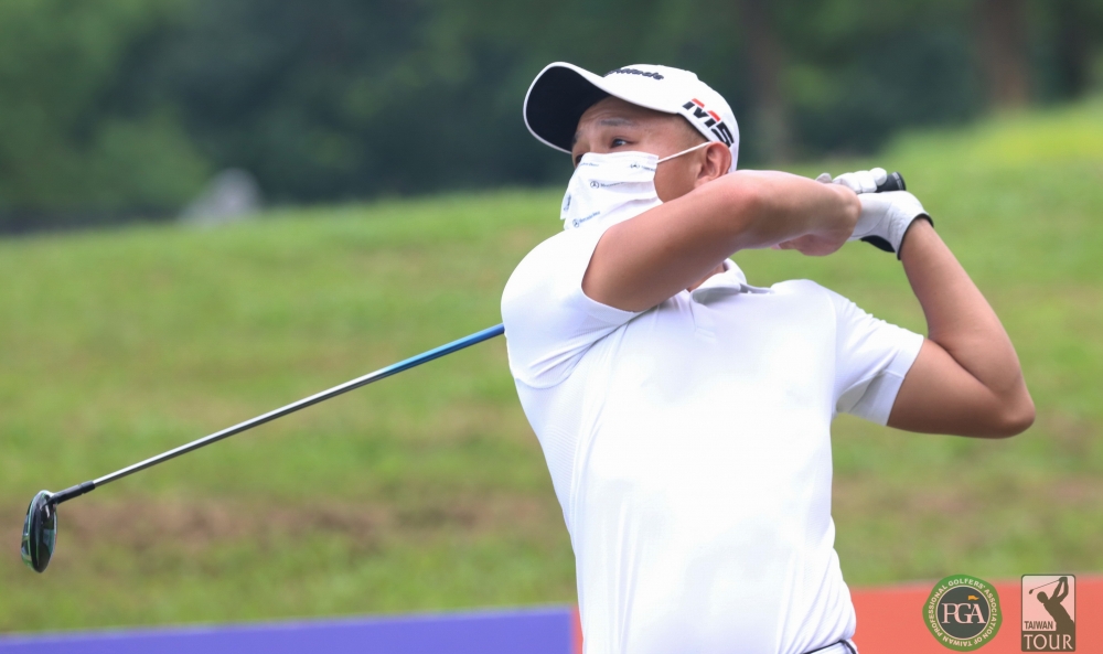 第一回合張建棋67桿(-5)暫並列第一。